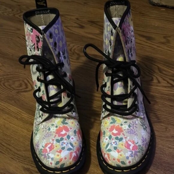 Dr. Martens 1460 FLORAL MASH UP LEATHER LACE UP BOOTS size 7🆕📦⌚🏃💨⚡🚚 - Picture 8 of 15